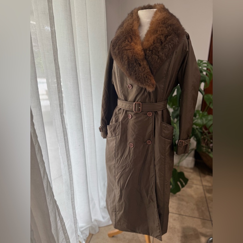 Vintage RainShedder Trench Coat Brown with Fur Collar Belted Long Jacket‎